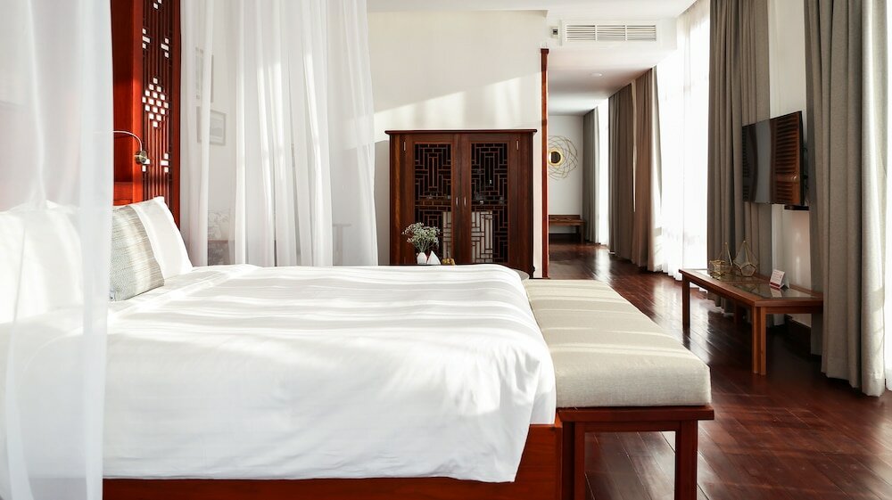 Фото Amanjaya Pancam Suites Hotel