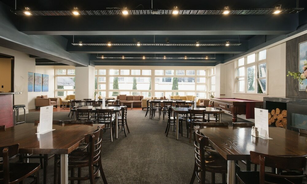 Фото Kiwi International Hotel