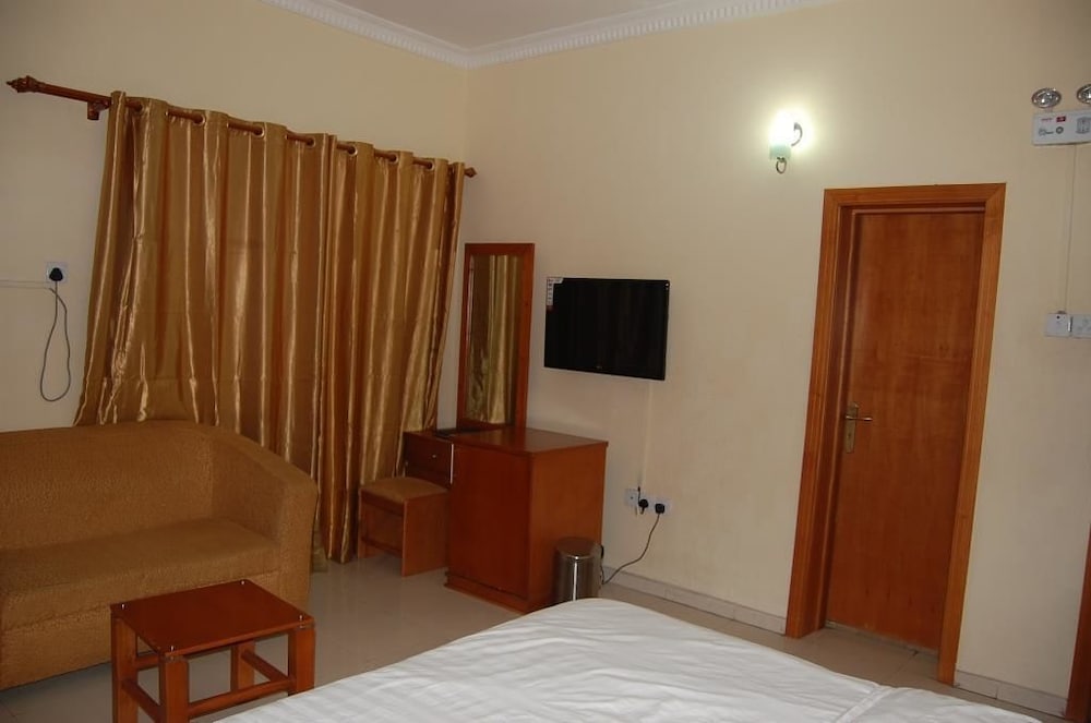 Фото Gilford View Hotels