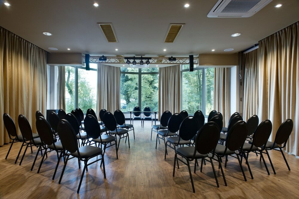 Фото 196630641374