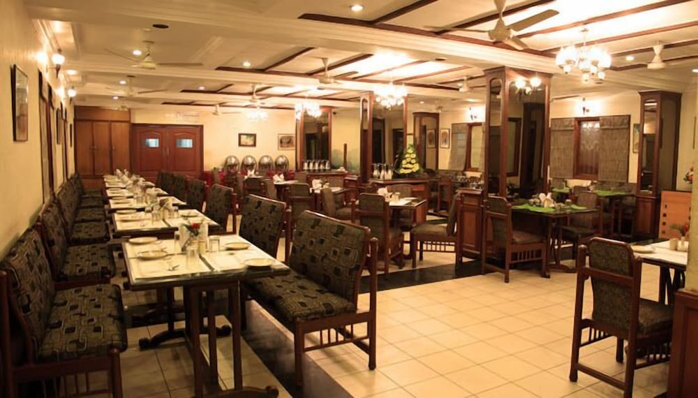 Фото Hotel Basant Residency