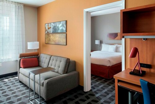 Гостиница TownePlace Suites by Marriott Chicago Lombard в Элмхерсте