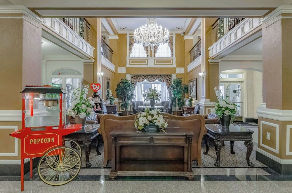 Фото Hotel Bothwell Sedalia Central District, Ascend Hotel Collection