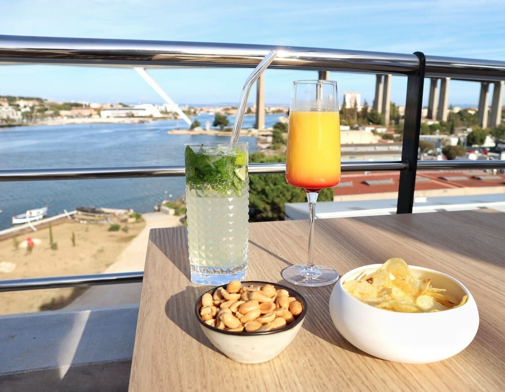 Фото Golden Tulip Martigues Provence