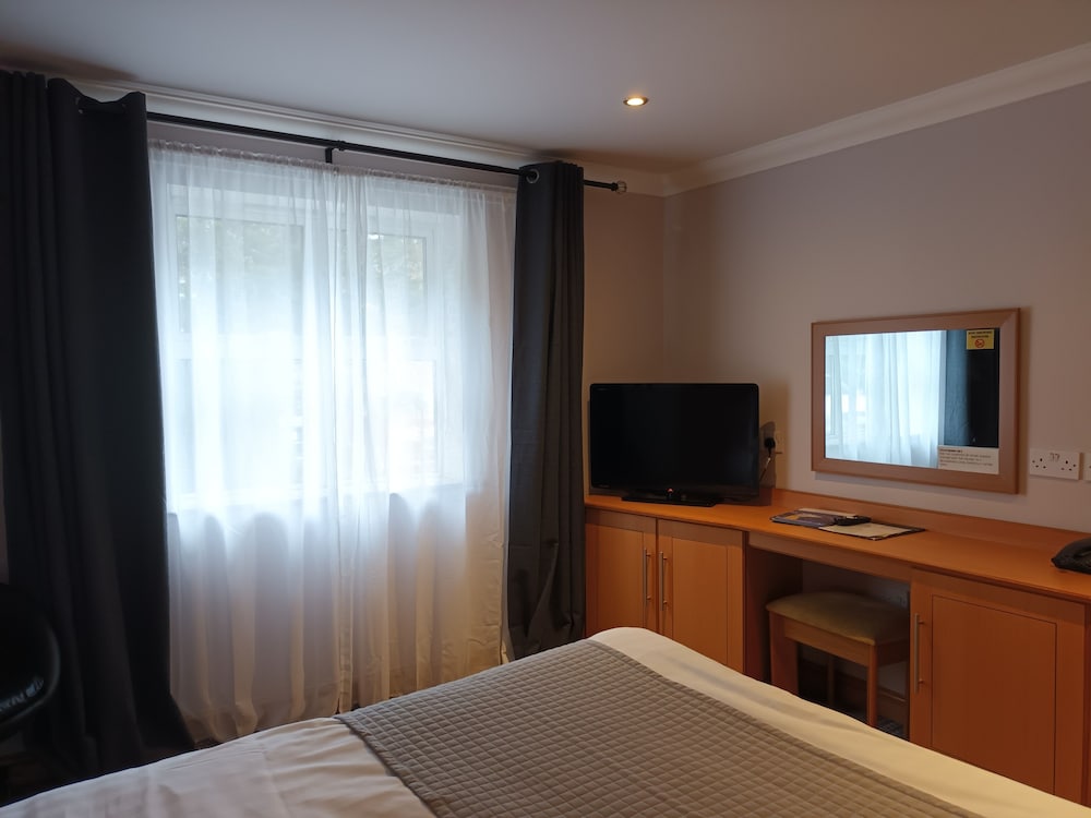 Фото The Corn Mill Lodge Hotel