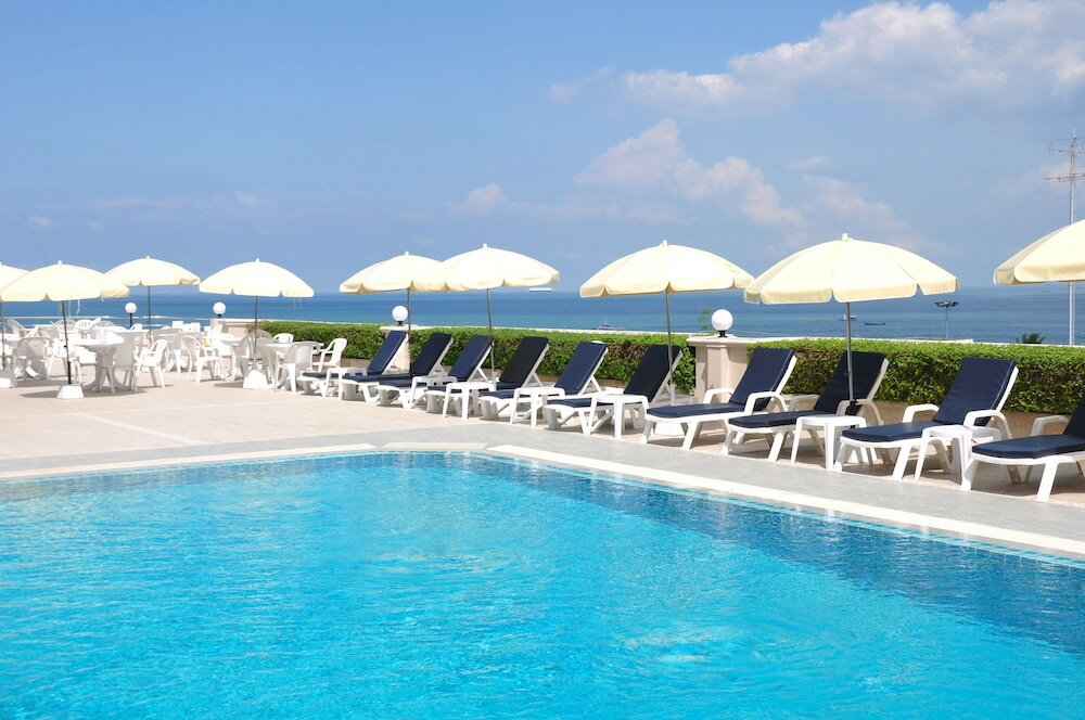 Фото Flipper Lodge Hotel