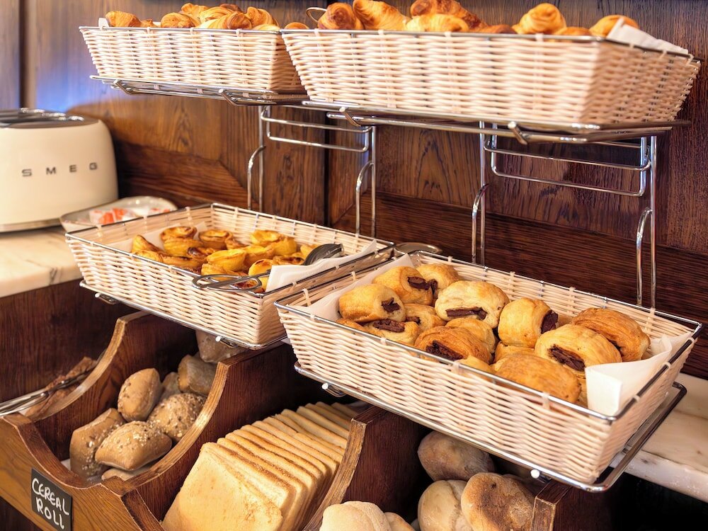 Фото Brown's Central Hotel