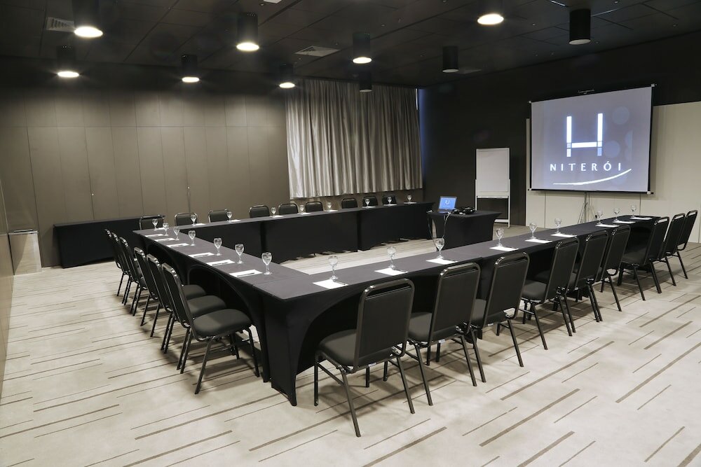 Фото H Niteroi Hotel