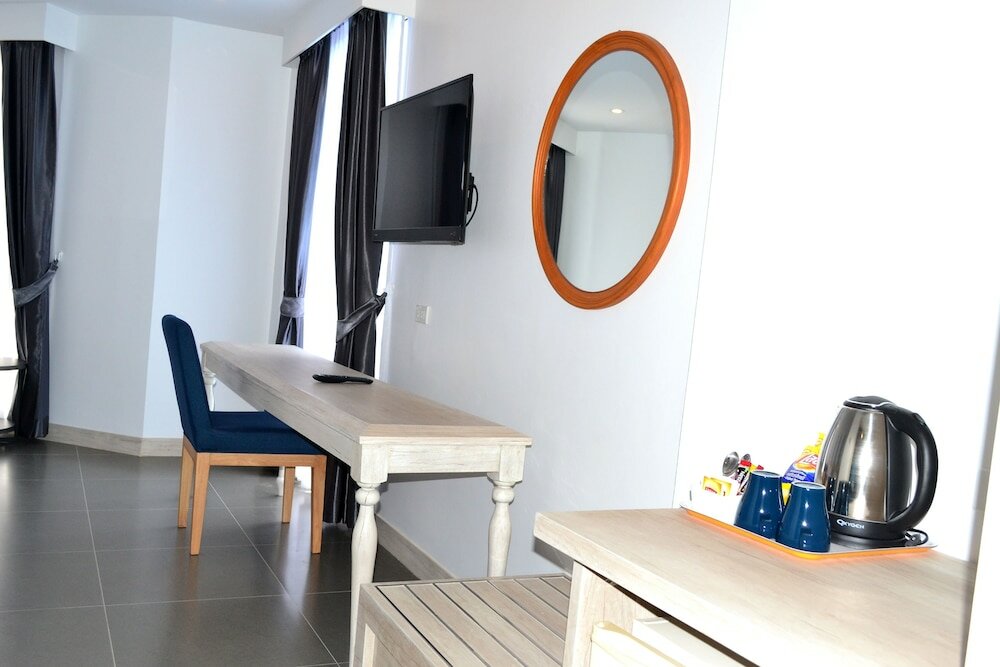 Фото Flipper Lodge Hotel