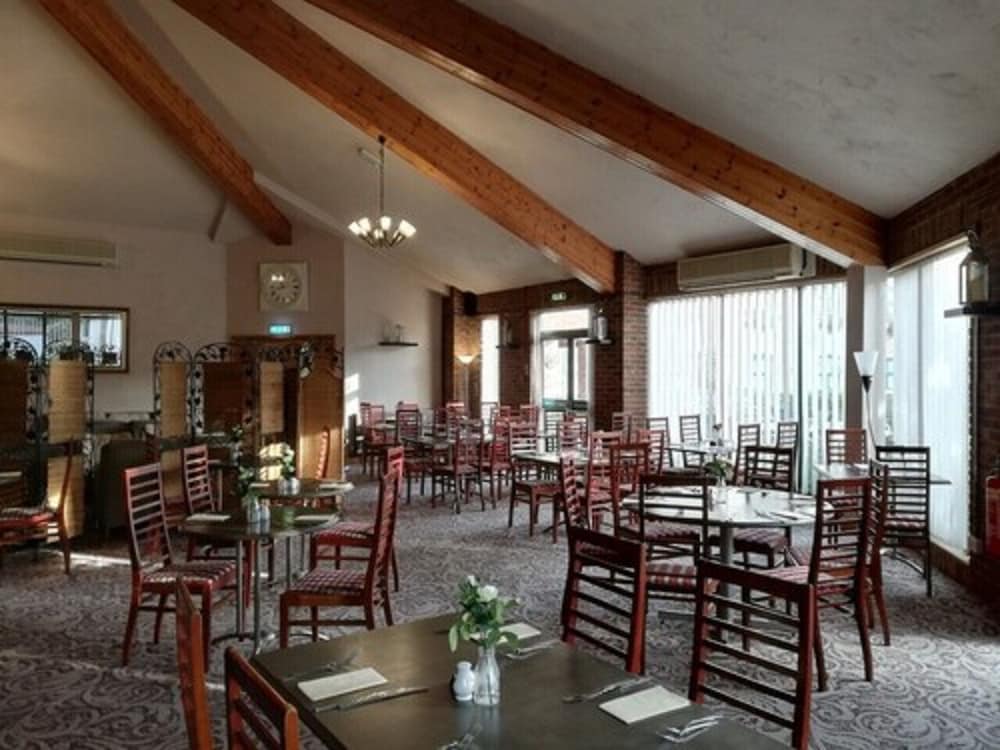 Фото The Corn Mill Lodge Hotel