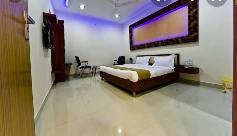 Фото Hotel Durga Silver Line