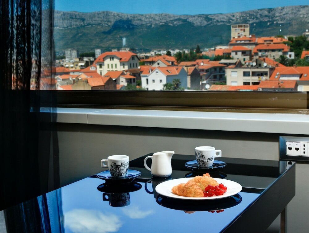 Фото The View Luxury Rooms