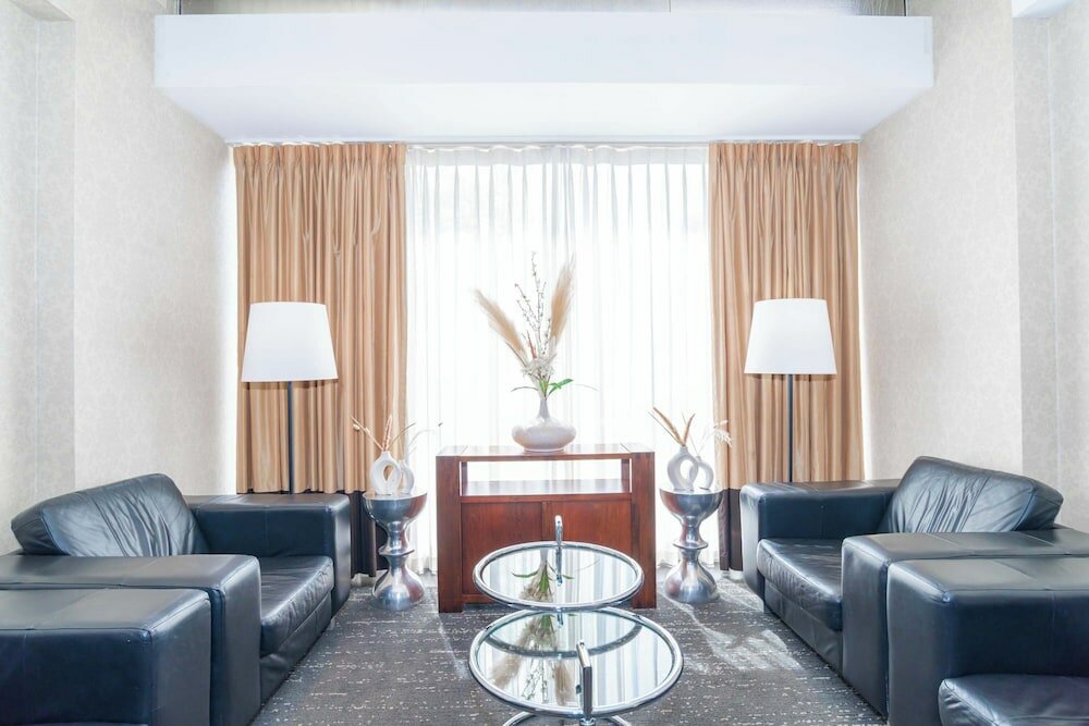 Фото Sandman Signature Vancouver Airport Hotel & Resort