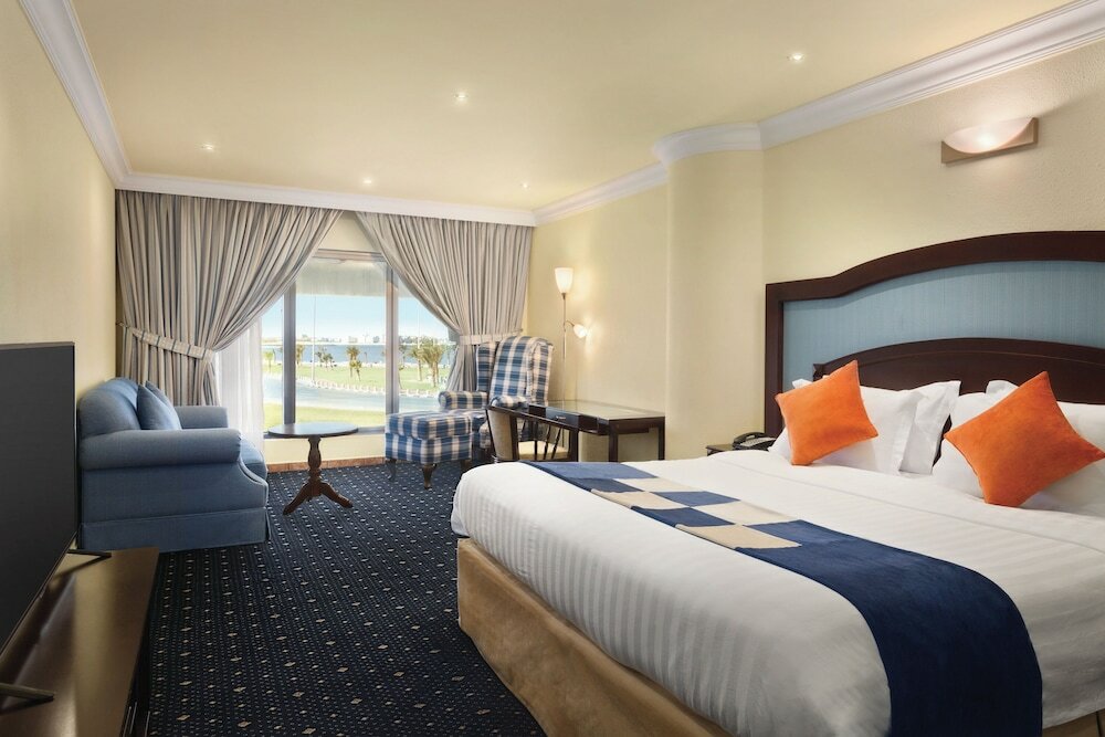 Фото Howard Johnson Hotel Dammam