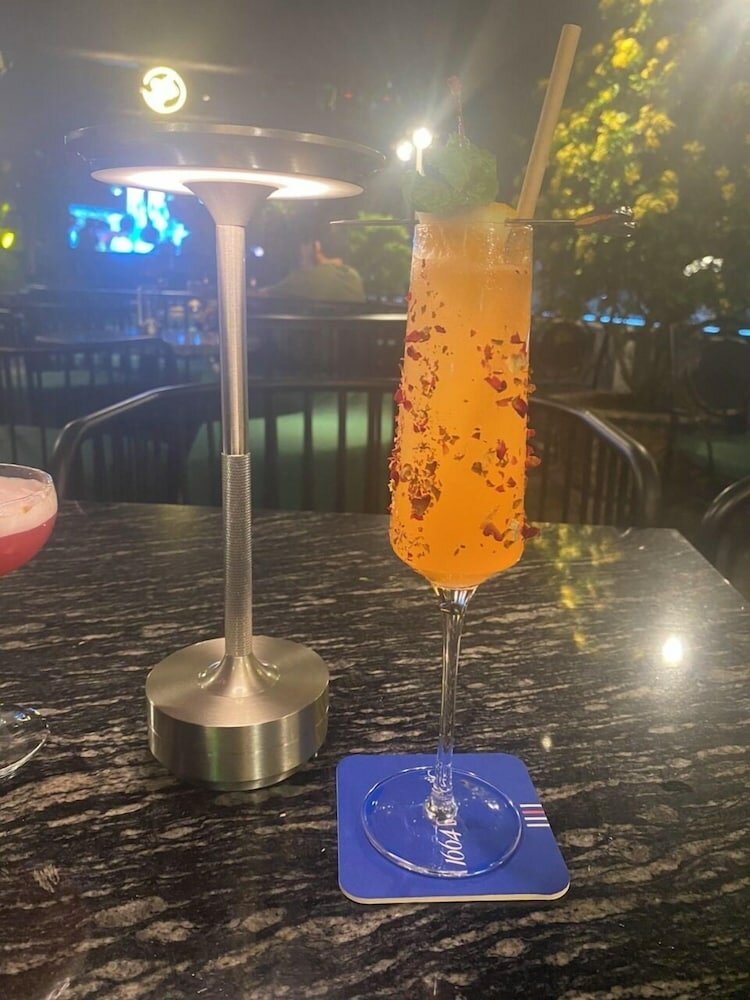 Фото Victor Metropolis Hotel & Rooftop Bar