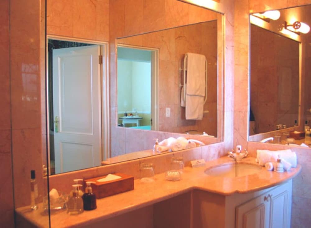 Фото Colona Castle