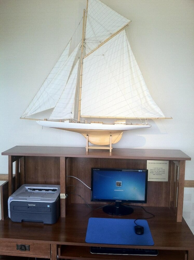 Фото Jolly Roger Hotel