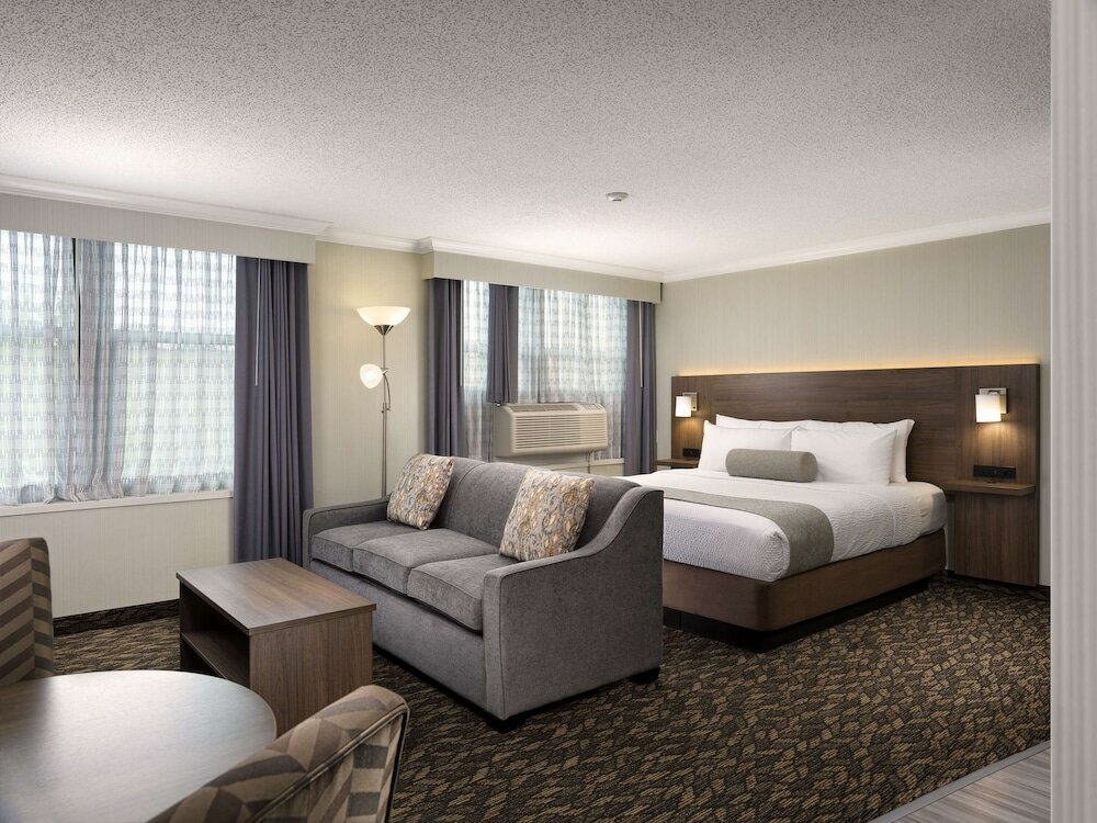 Фото Best Western Plus Carlton Plaza