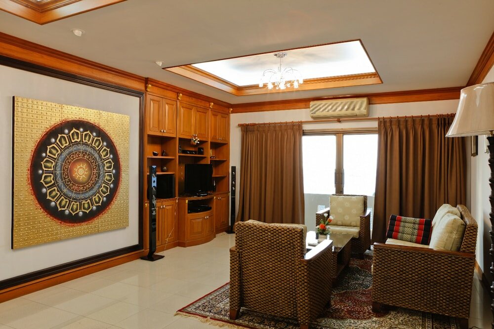 Фото Inn House Hotel