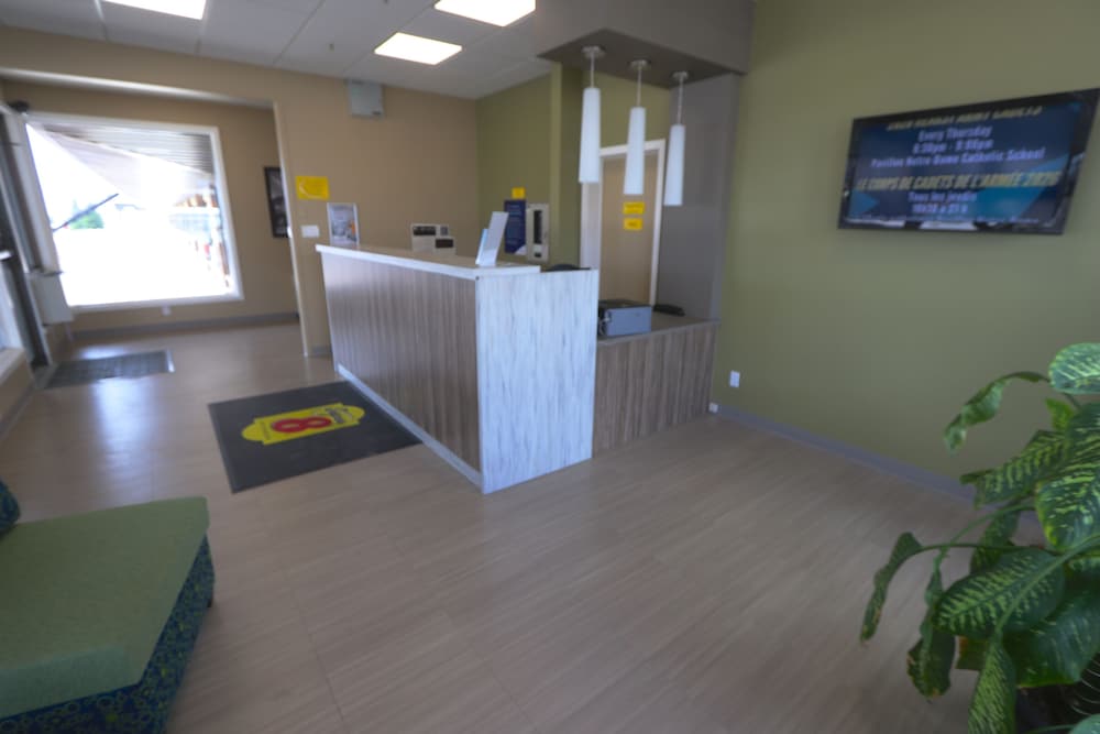 Фото Super 8 by Wyndham Hearst On