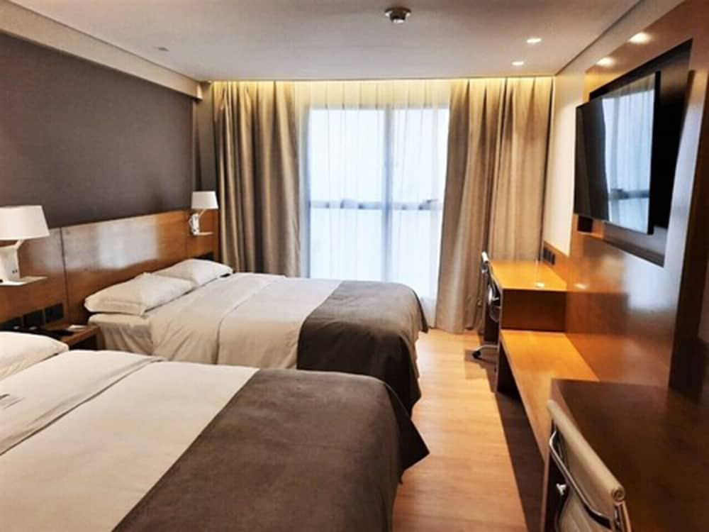 Фото Windsor Hotel And Tower