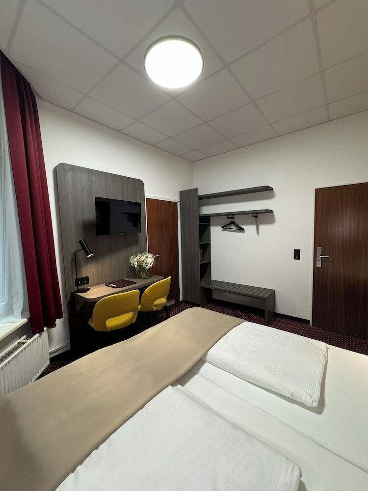 Фото Hotel Lumen am Hauptbahnhof