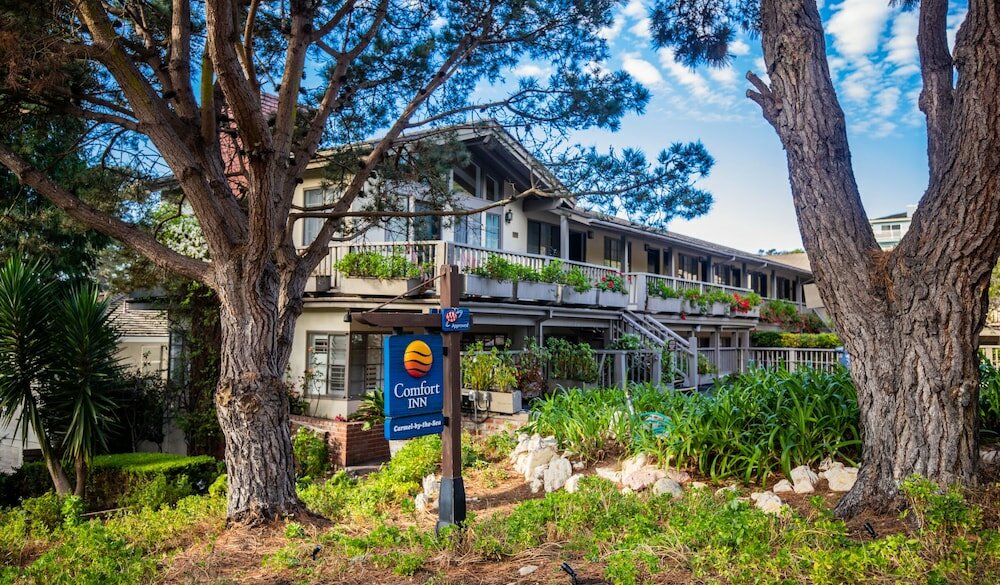 Фото Comfort Inn Carmel by The Sea