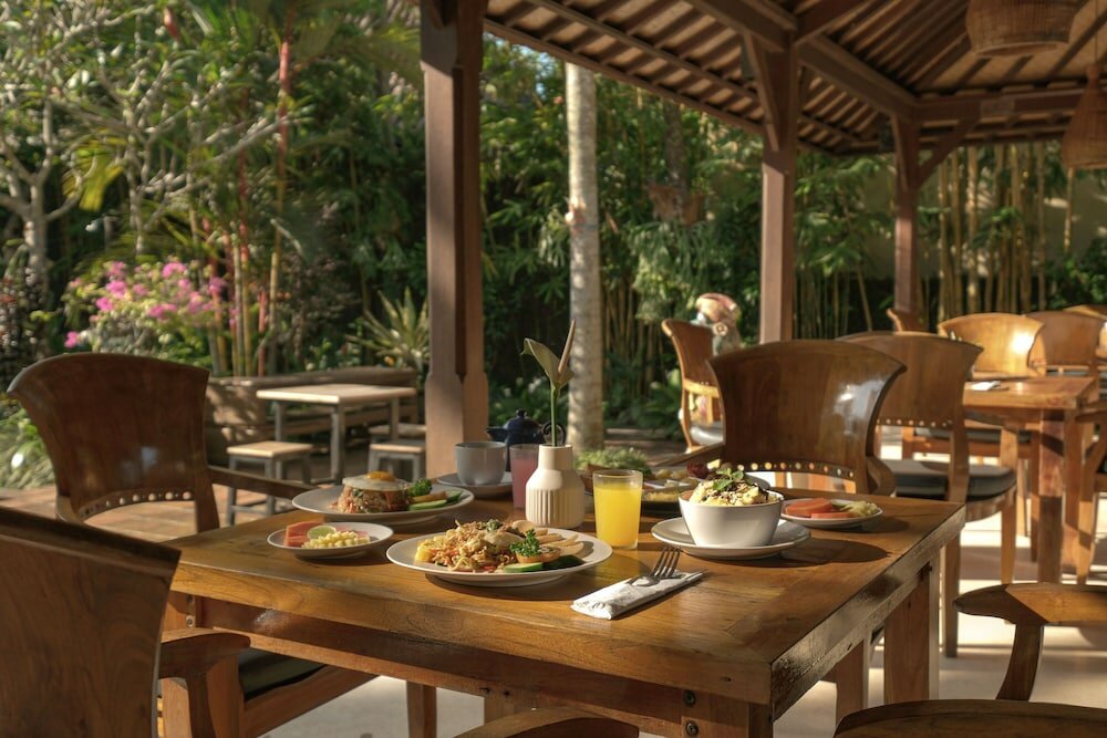 Фото Artini Bisma Ubud Hotel