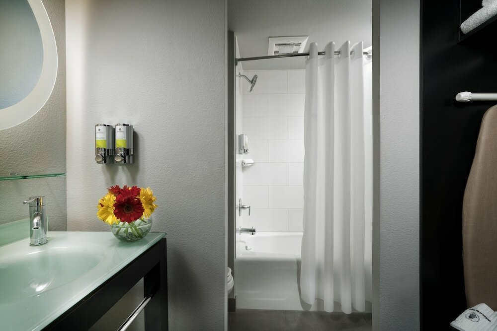 Фото Staypineapple, Hotel Five, Downtown Seattle