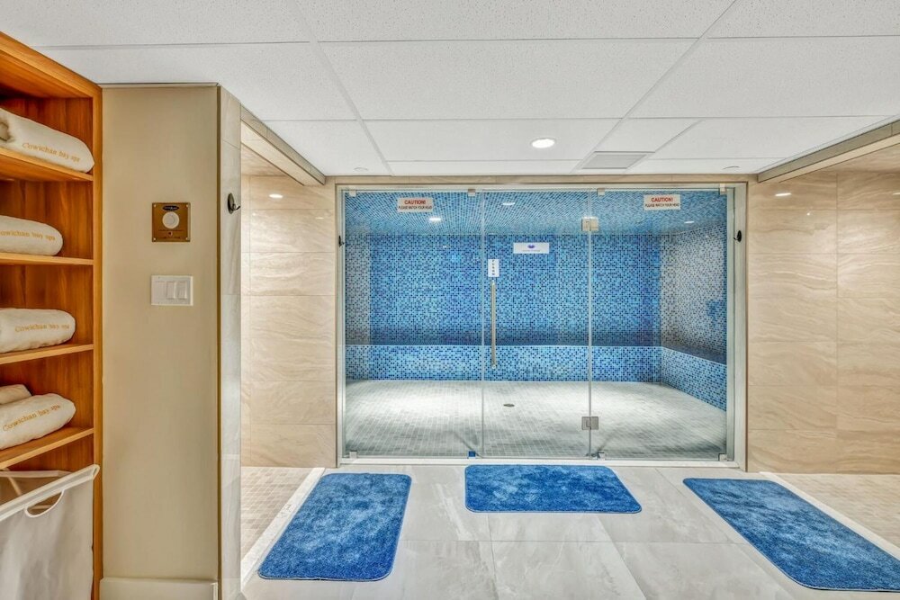 Фото Oceanfront Suites at Cowichan Bay