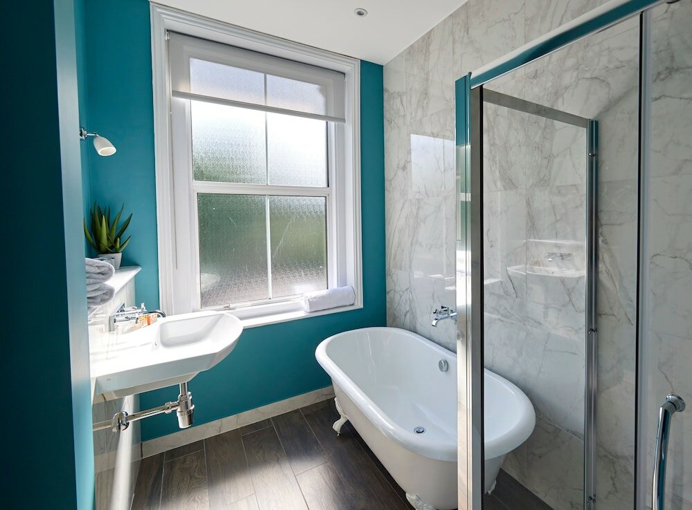 Фото The Lodge Hotel Putney