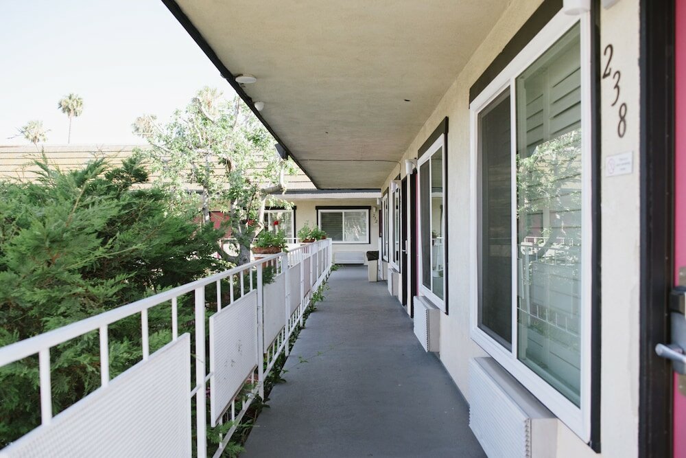 Фото Alamo Inn & Suites