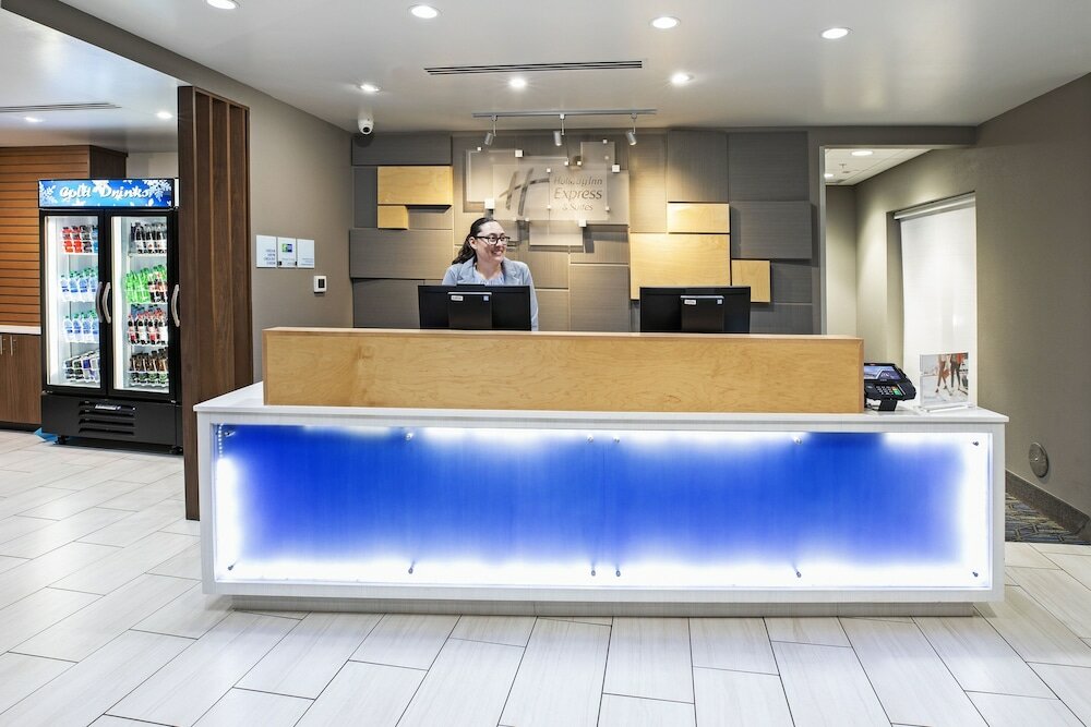 Фото Holiday Inn Express & Suites Tulsa South - Woodland Hills, an Ihg Hotel