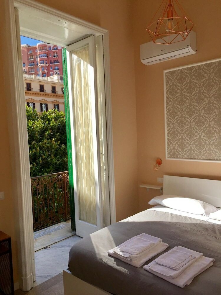 Фото Amedeo Square