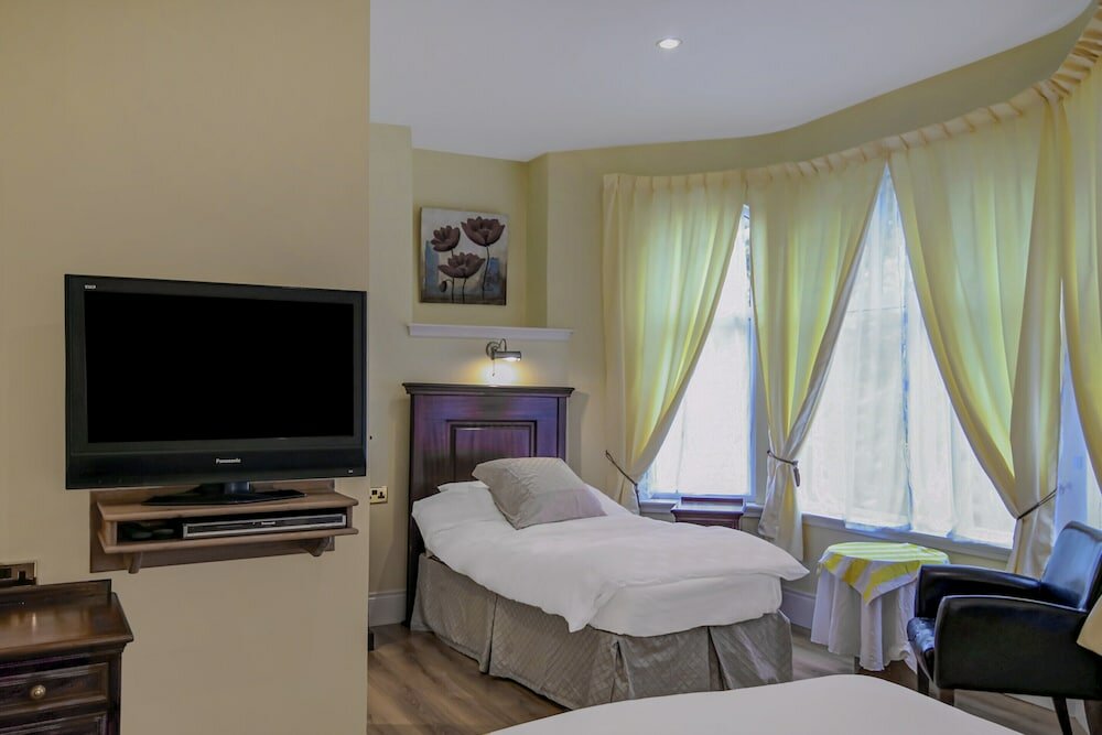 Фото Oyo Avenue House