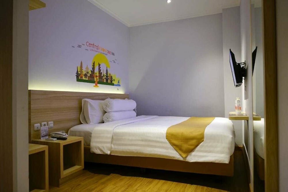Hotel Central Front One Inn Jakarta Airport, Tangerang, photo