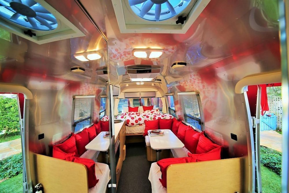 Фото Metro Hotel and Cafe