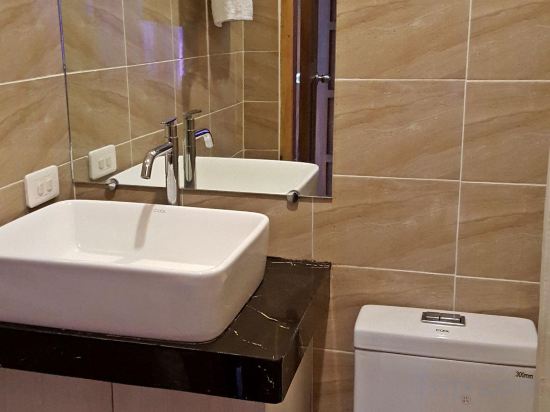 Фото Golden Gate Suites