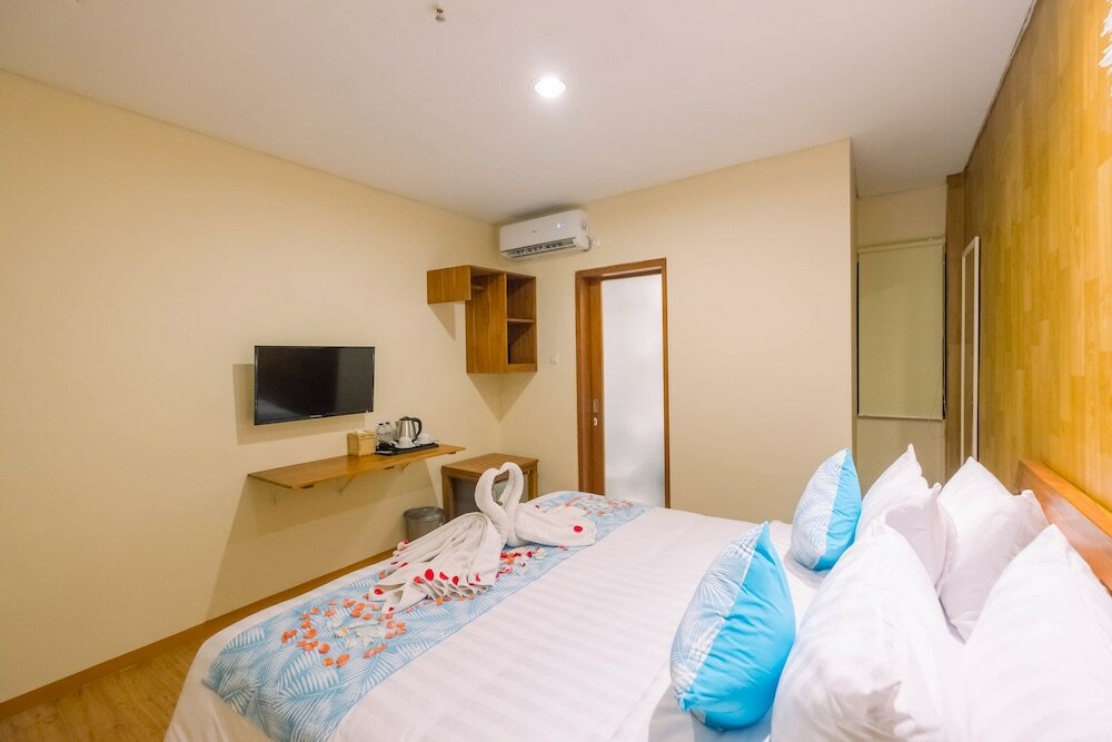 Фото Caroline Guest House