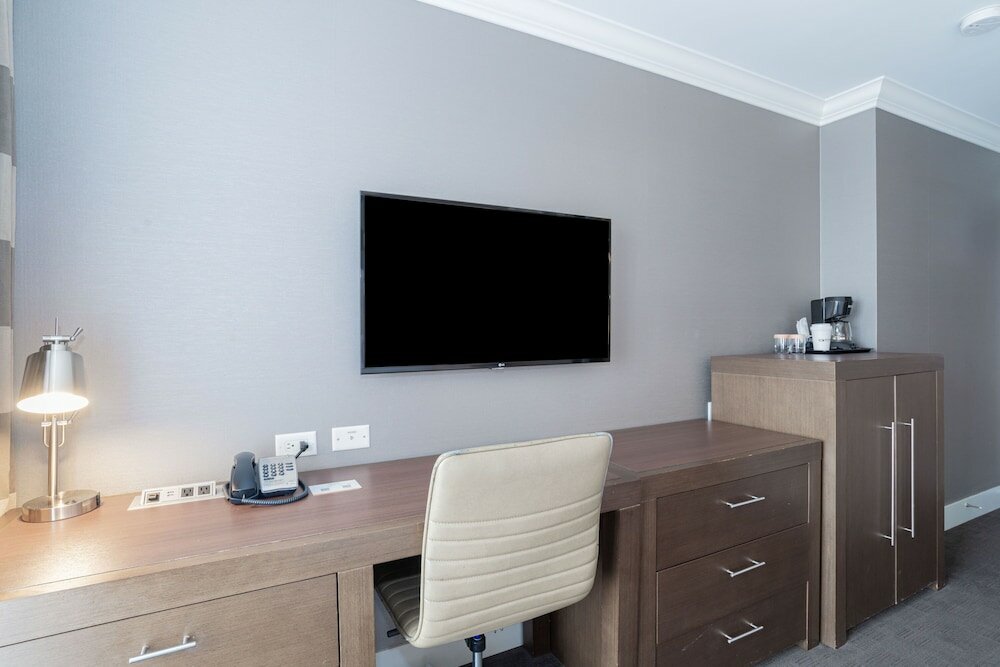 Фото Sandman Hotel Edmonton West