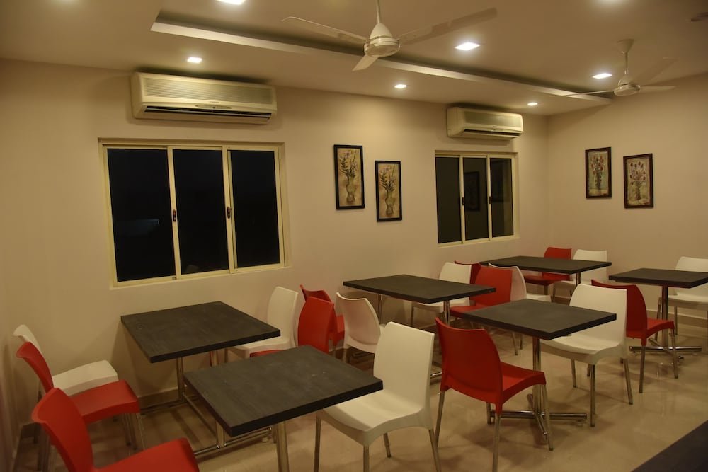 Фото Hotel White Park