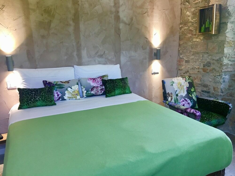 Фото Inside the wall - Santa Maria