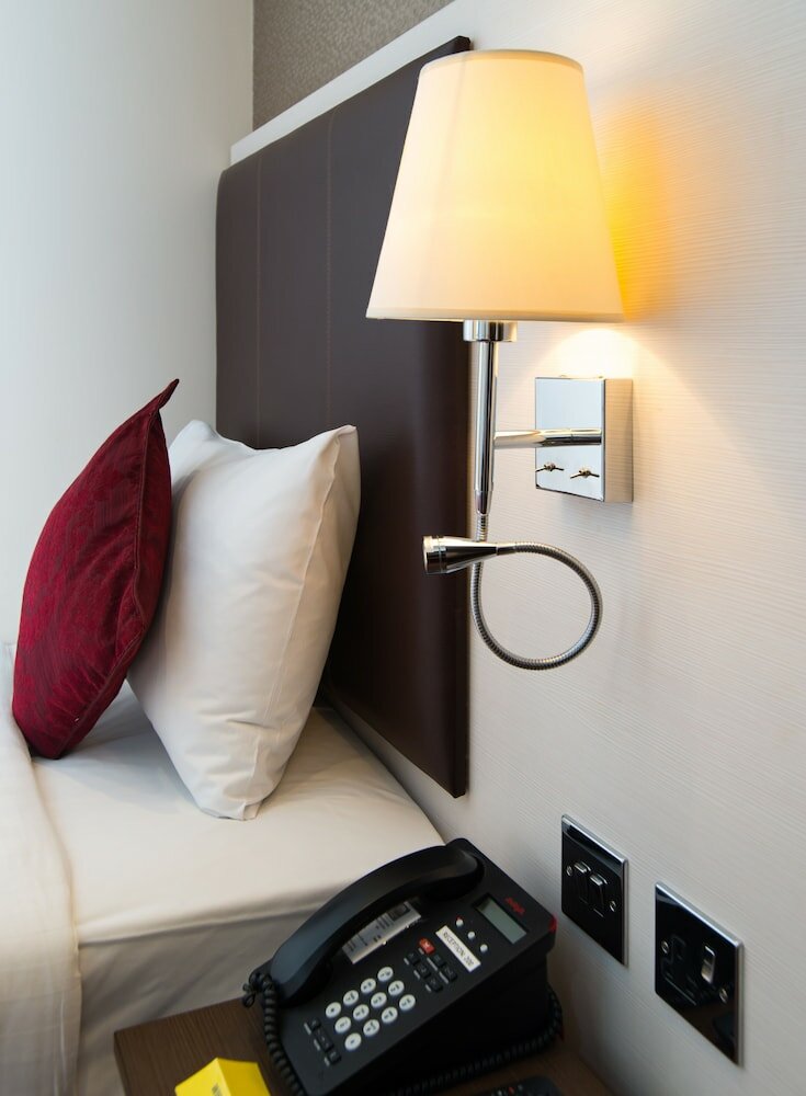 Фото Best Western Buckingham Palace Rd