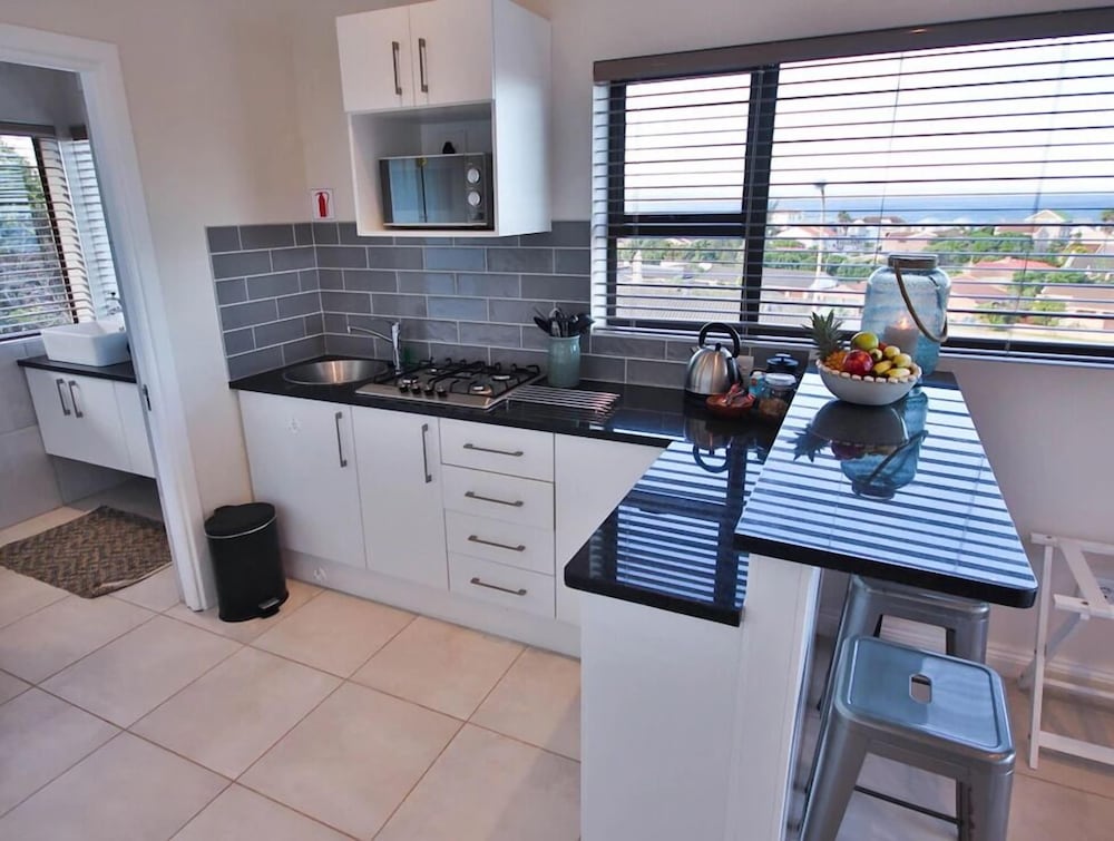 Фото Jeffreys Bay Luxury Apartments