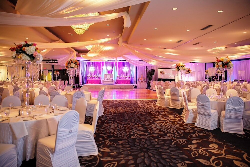 Фото Delta Hotels by Marriott Edmonton South Conference Centre