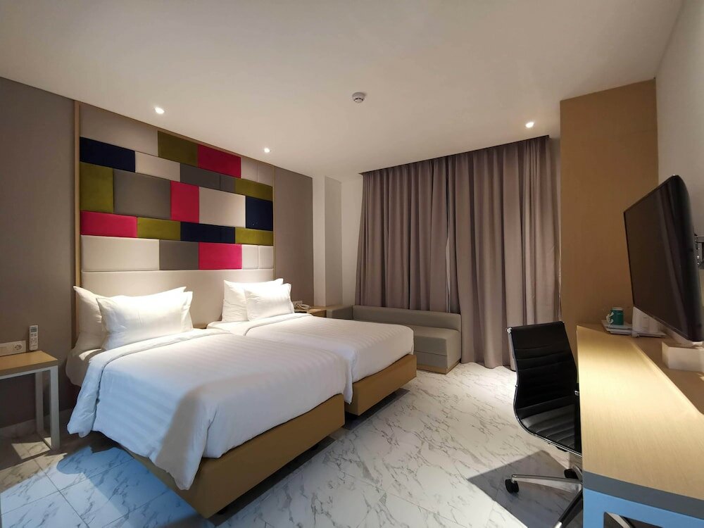 Фото Palm Park Hotel Surabaya