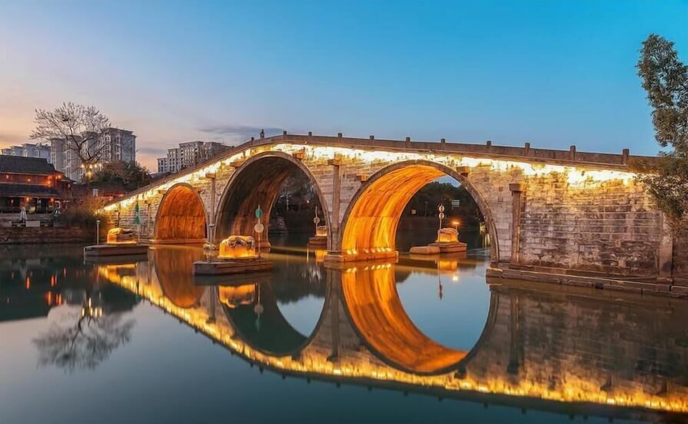 Фото Haiwaihai Crown Hotel Hangzhou