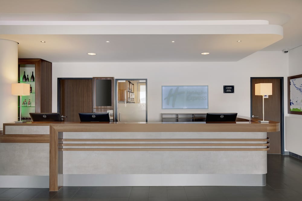 Фото Holiday Inn Express Bremen Airport, an Ihg Hotel