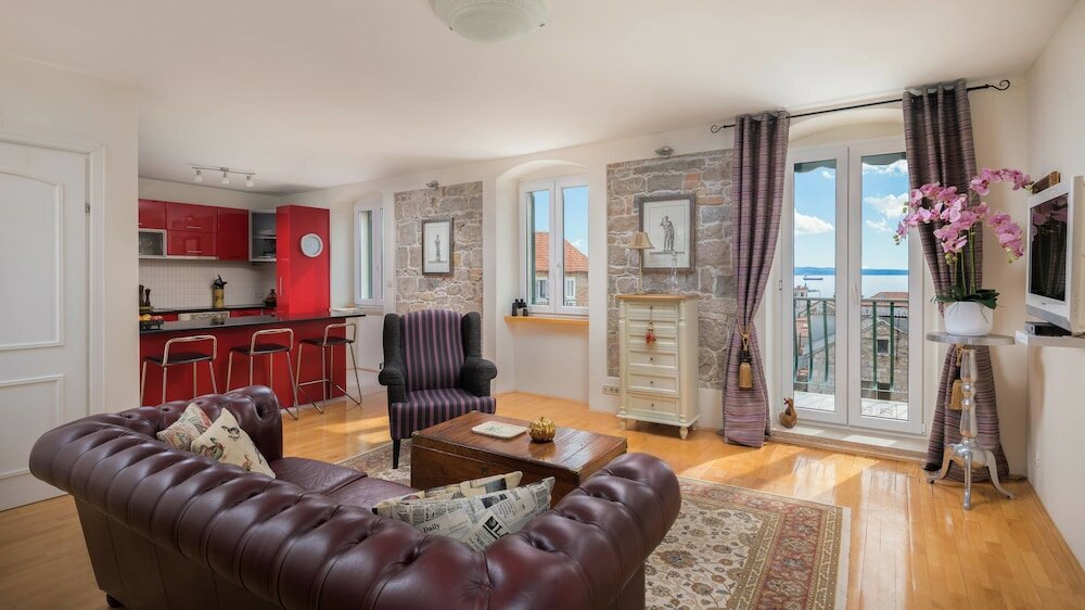 Фото Zephyrus Boutique Accommodation