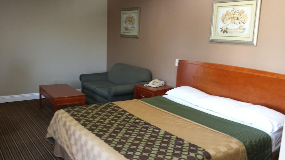 Фото Regency Inn & Suites